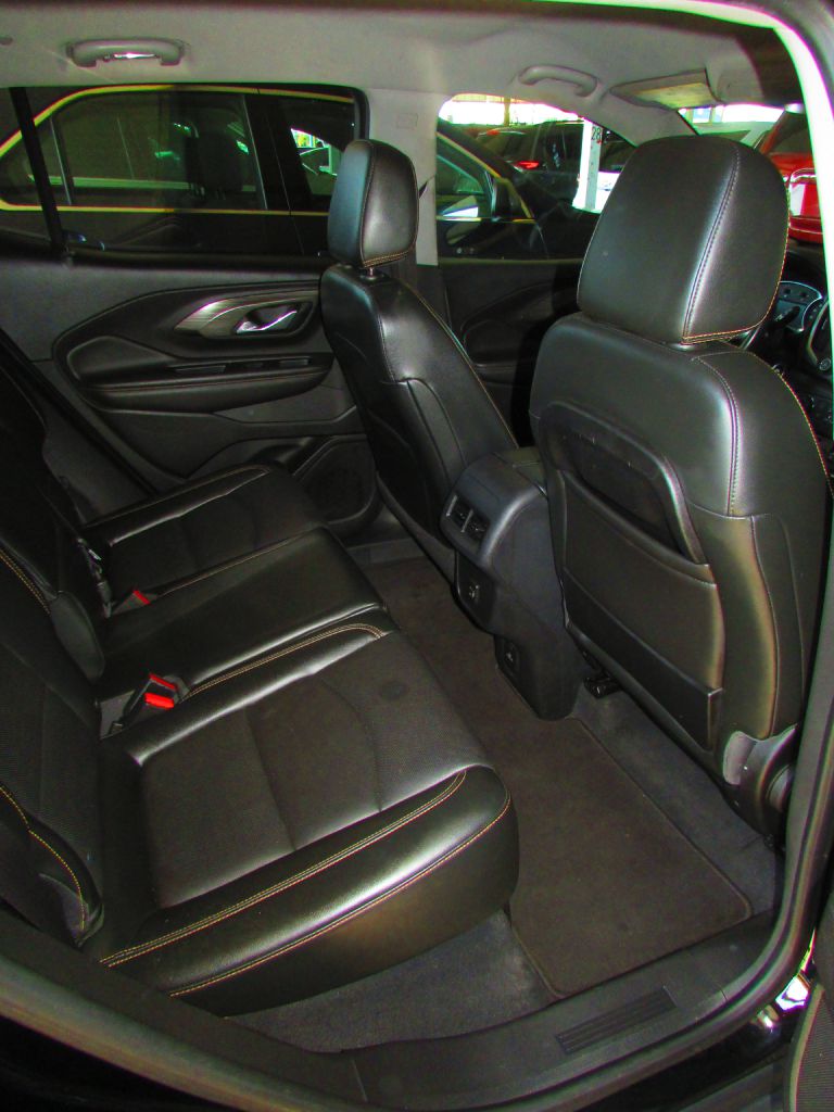 Photo 21 of this GMC TERRAIN