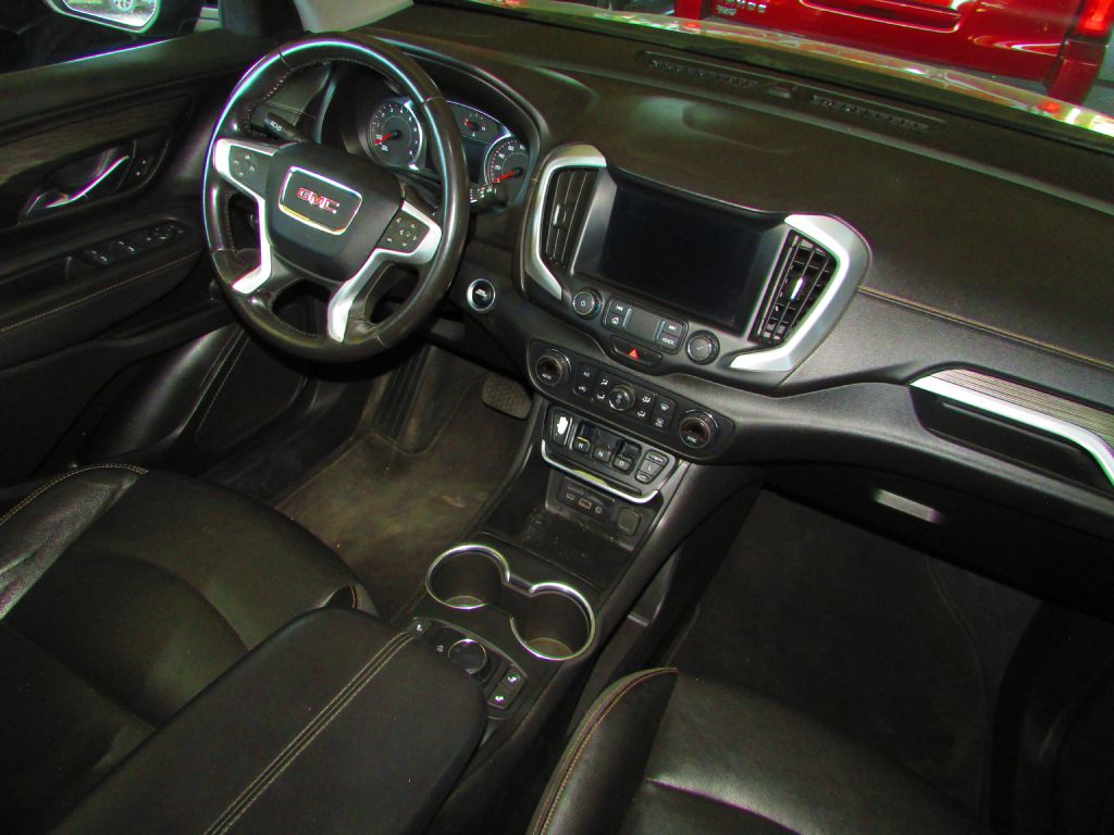 Photo 22 of this GMC TERRAIN
