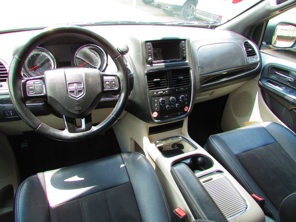 Photo 15 of this DODGE GRAND CARAVAN