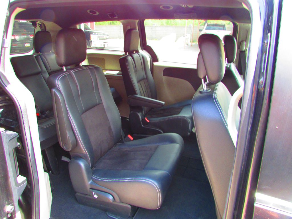 Photo 19 of this DODGE GRAND CARAVAN