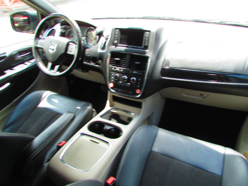 Photo 20 of this DODGE GRAND CARAVAN