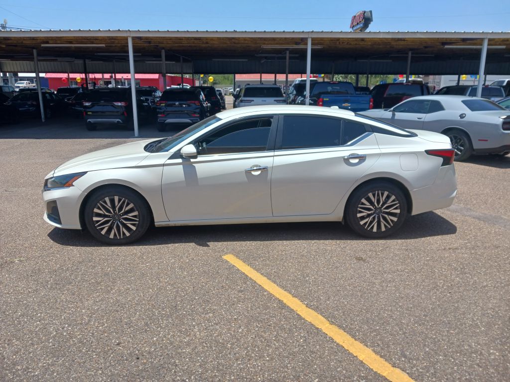 Photo 4 of this NISSAN ALTIMA