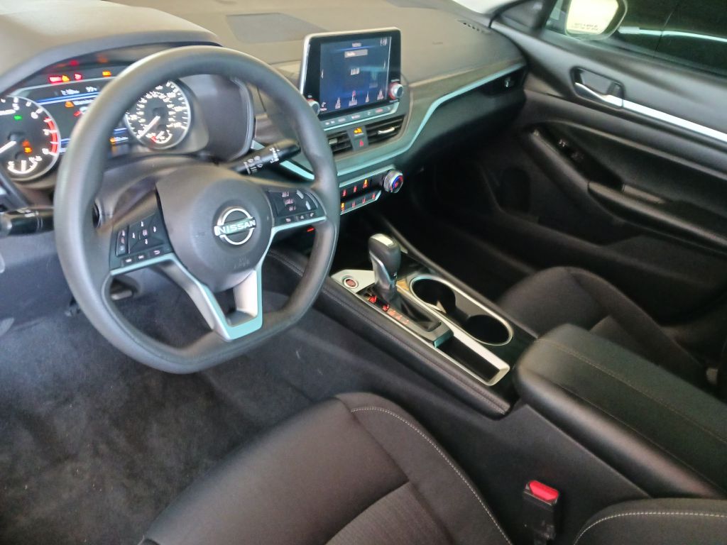 Photo 11 of this NISSAN ALTIMA