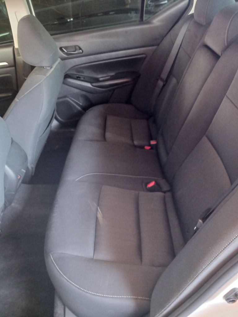 Photo 12 of this NISSAN ALTIMA