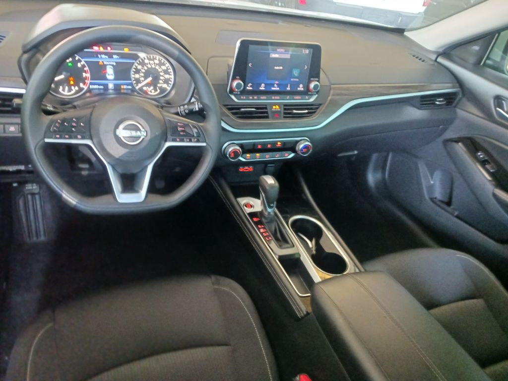 Photo 13 of this NISSAN ALTIMA