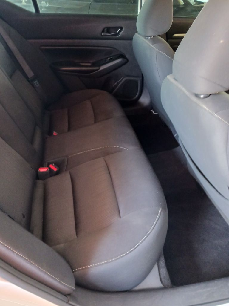 Photo 15 of this NISSAN ALTIMA
