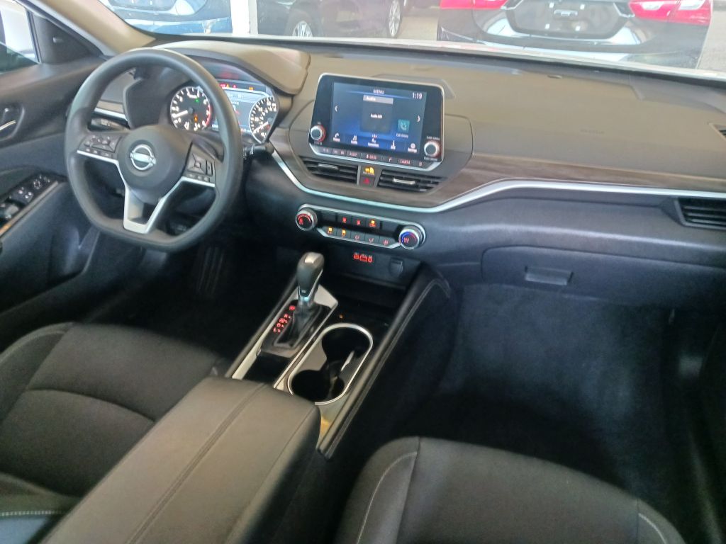 Photo 16 of this NISSAN ALTIMA