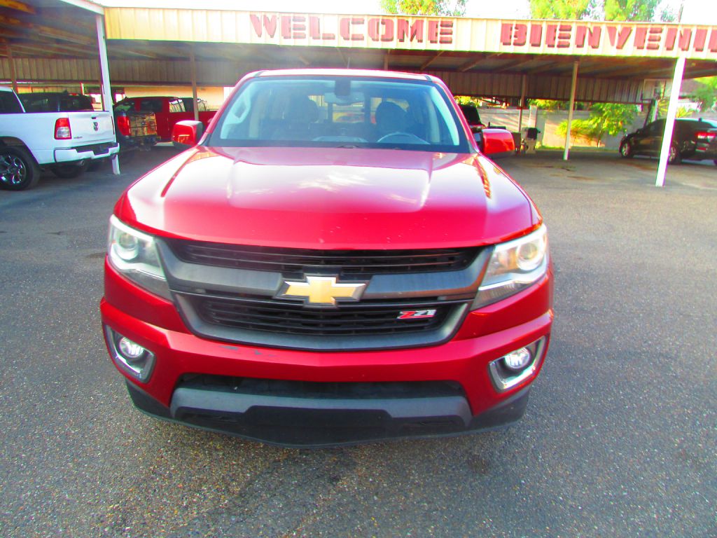 Photo 2 of this CHEVROLET COLORADO