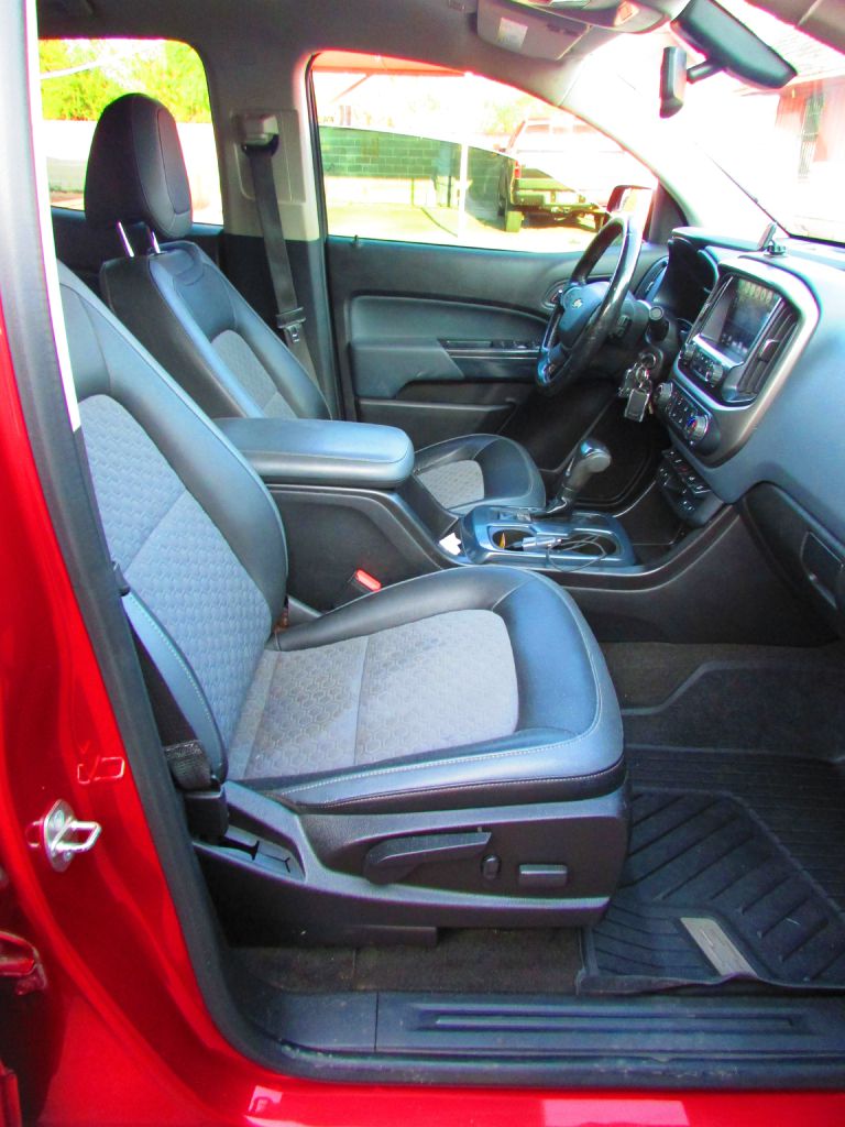 Photo 15 of this CHEVROLET COLORADO