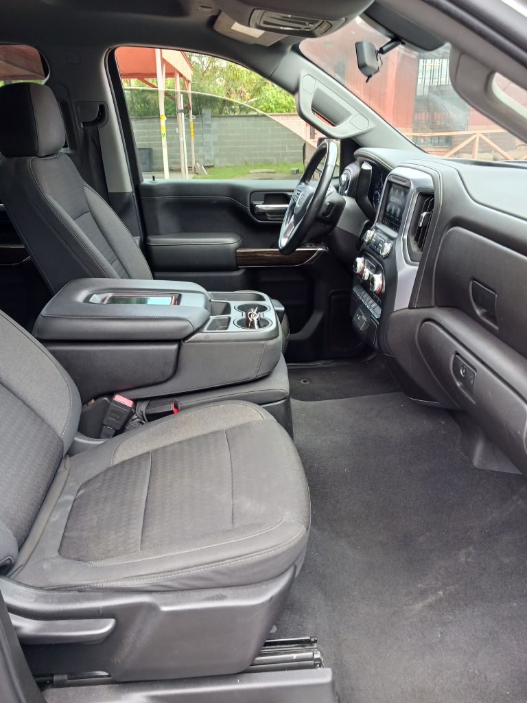 Photo 14 of this GMC SIERRA
