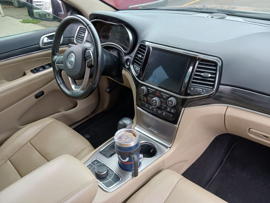 Photo 18 of this JEEP GRAND CHEROKEE