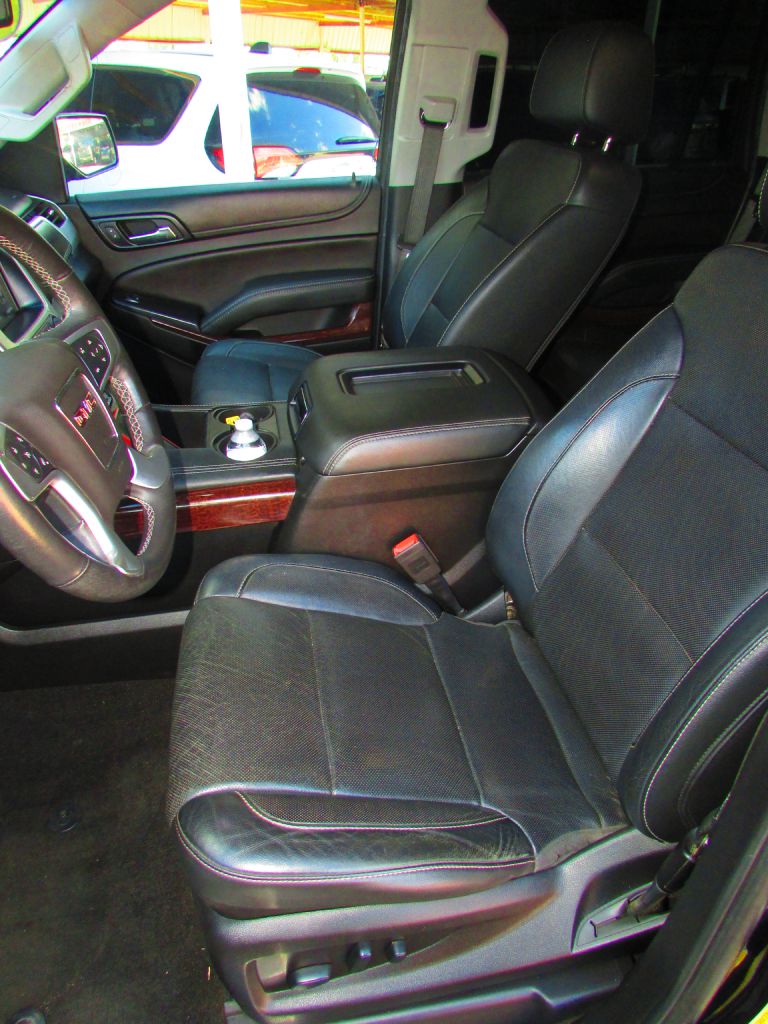 Photo 12 of this GMC YUKON