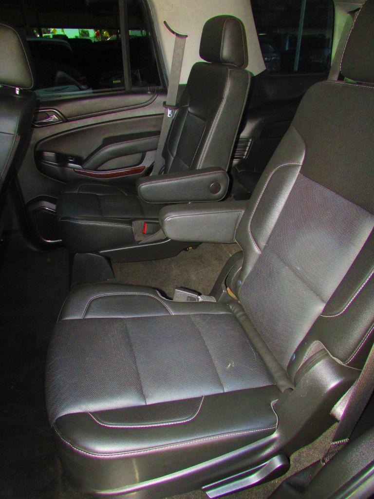 Photo 13 of this GMC YUKON