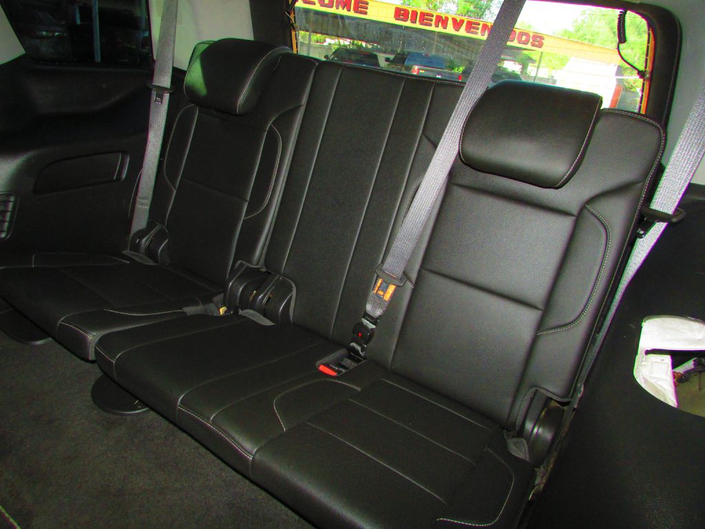 Photo 14 of this GMC YUKON