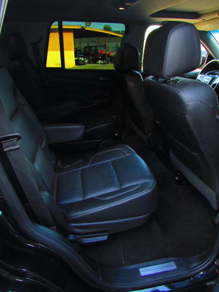 Photo 17 of this GMC YUKON