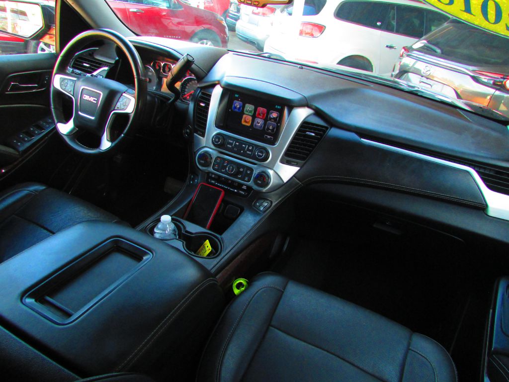 Photo 18 of this GMC YUKON