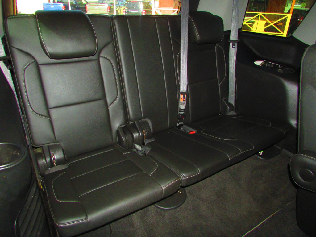 Photo 19 of this GMC YUKON