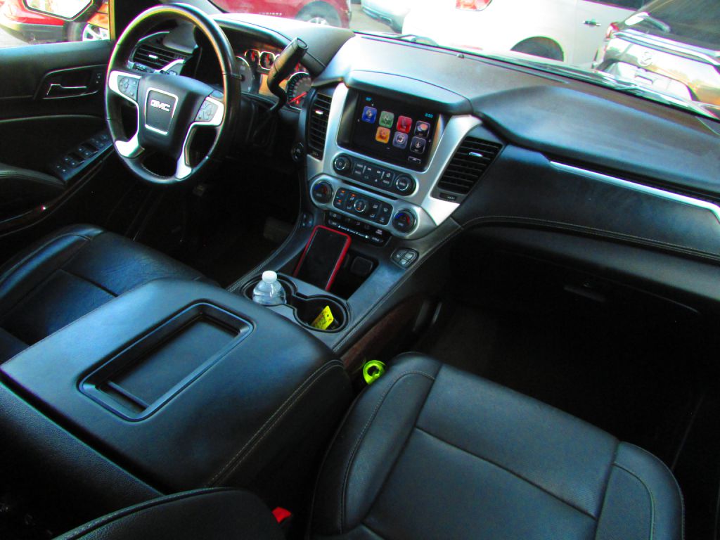 Photo 20 of this GMC YUKON