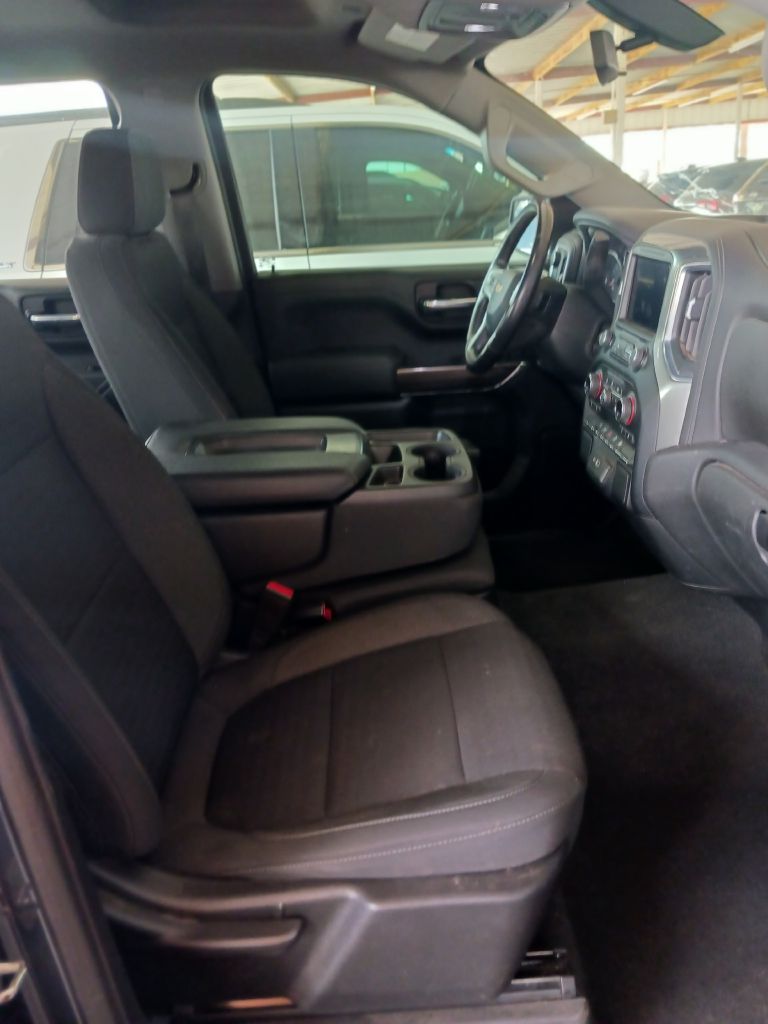 Photo 17 of this CHEVROLET SILVERADO 1500