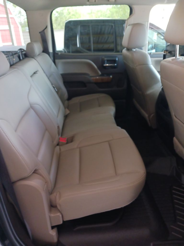Photo 22 of this GMC SIERRA