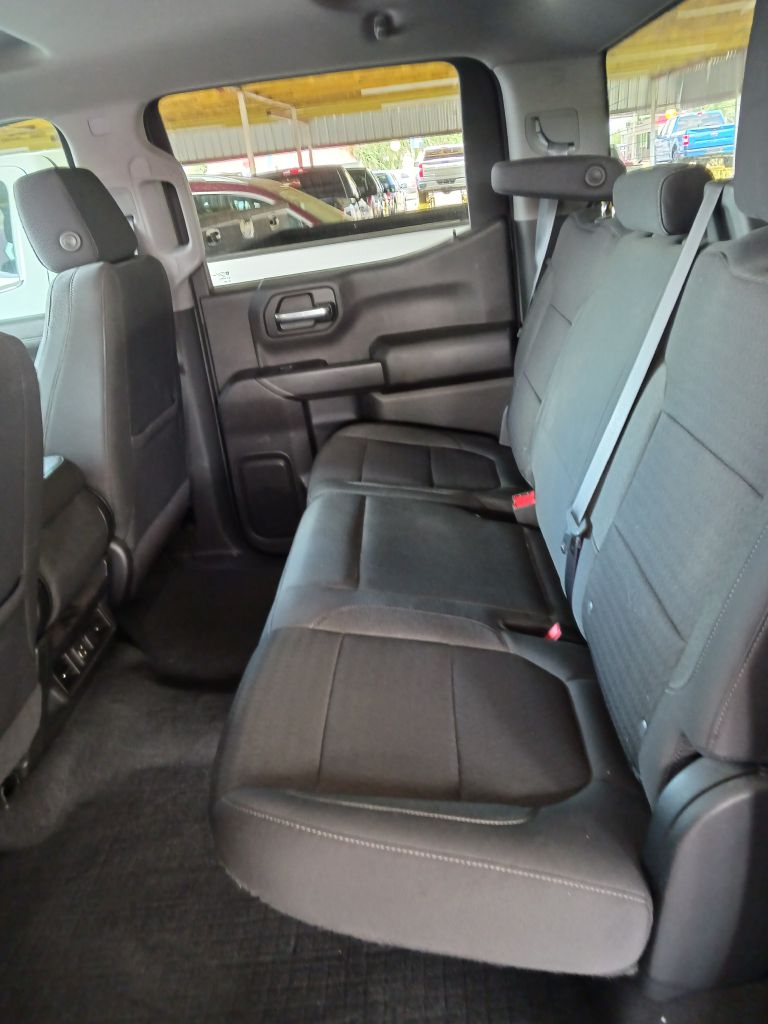 Photo 12 of this CHEVROLET SILVERADO 1500