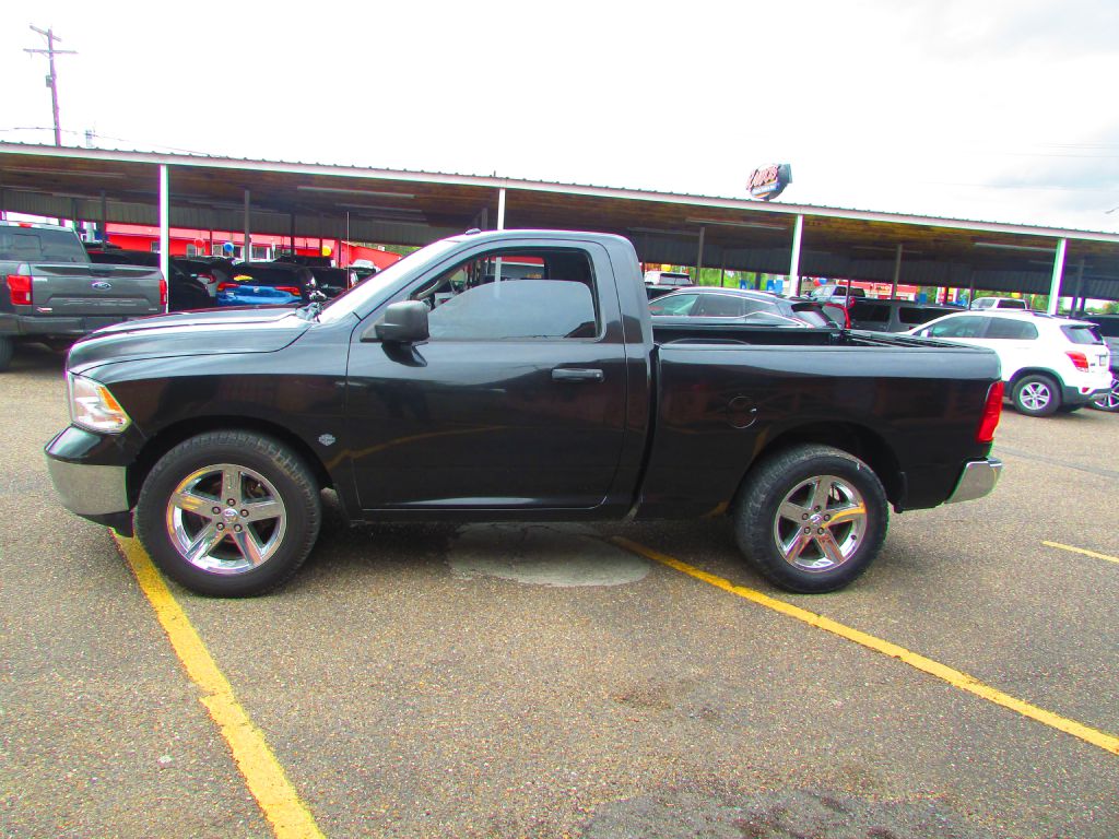 Photo 3 of this RAM 1500 CLASSIC