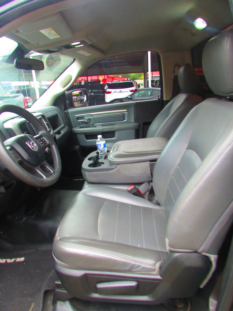 Photo 13 of this RAM 1500 CLASSIC