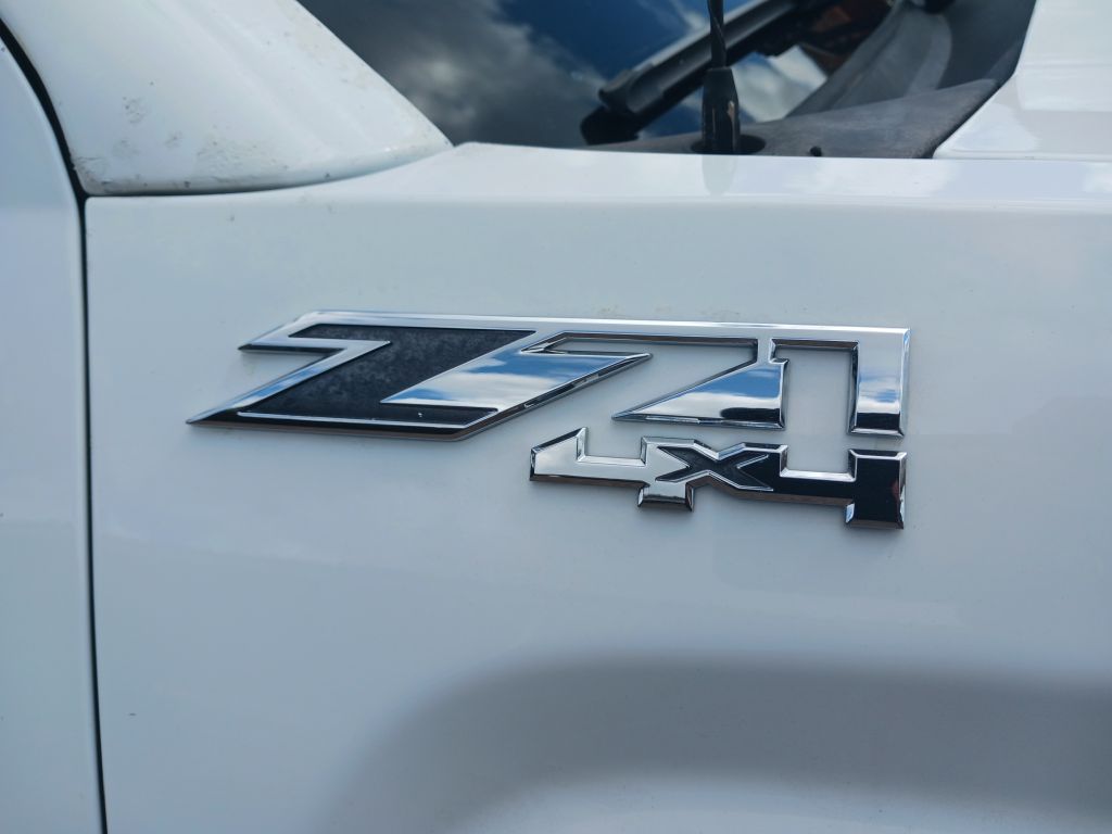 Photo 4 of this GMC SIERRA
