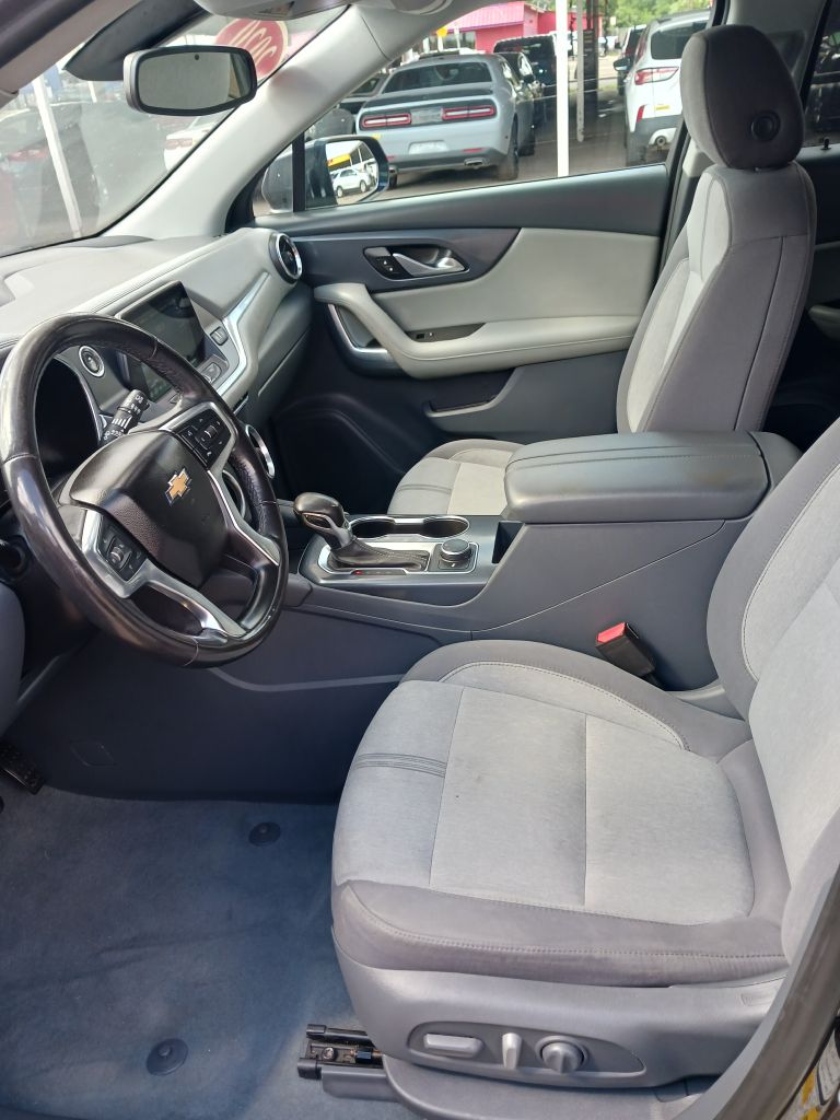 Photo 9 of this CHEVROLET BLAZER