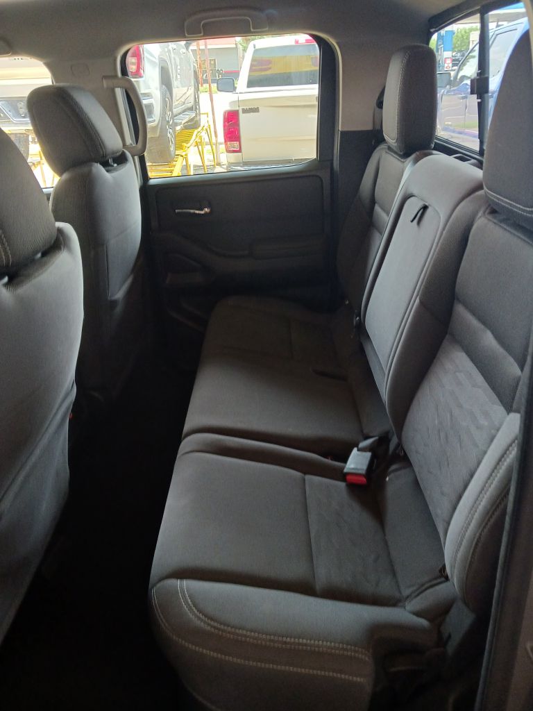 Photo 7 of this NISSAN FRONTIER