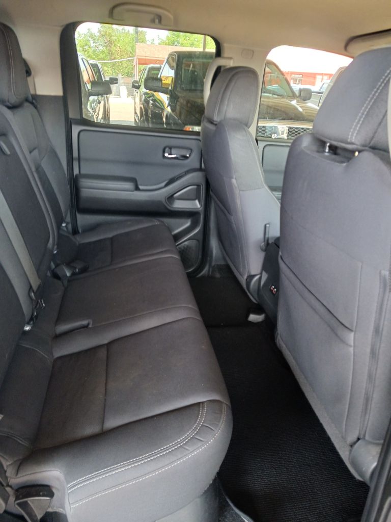 Photo 8 of this NISSAN FRONTIER