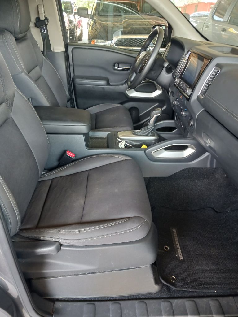 Photo 11 of this NISSAN FRONTIER