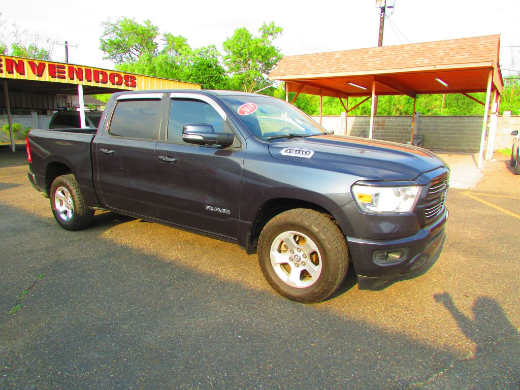 Photo 3 of this RAM 1500