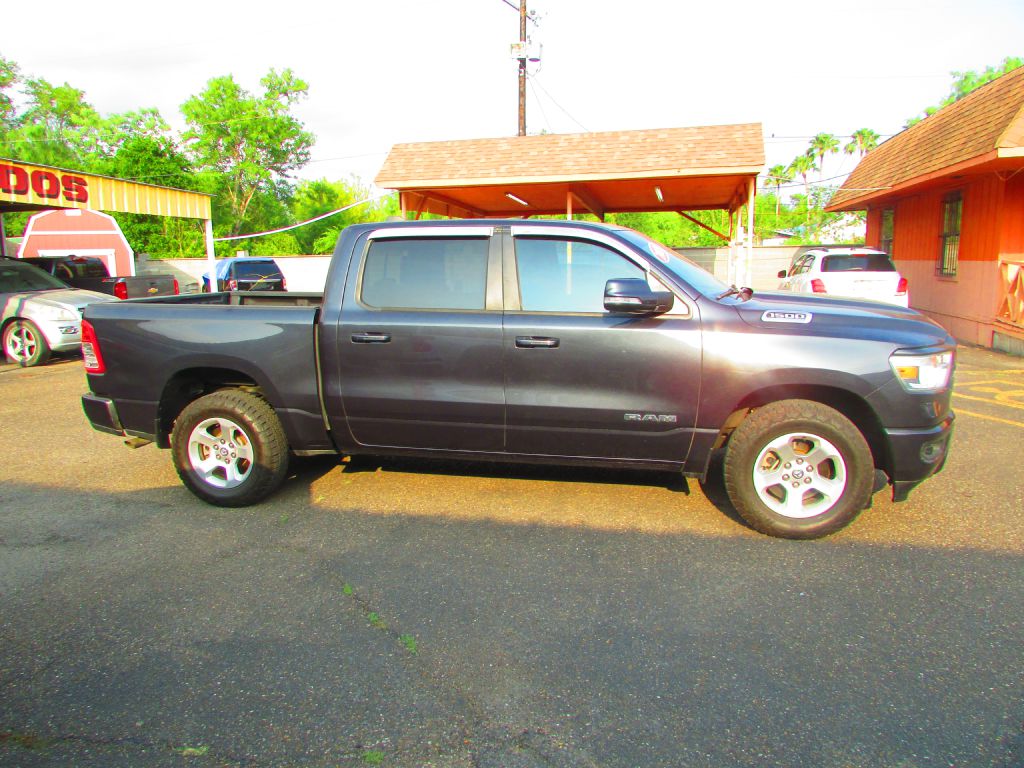 Photo 4 of this RAM 1500