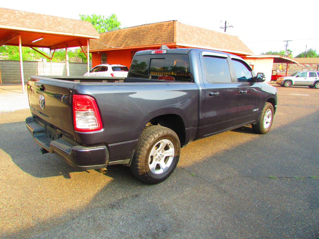 Photo 5 of this RAM 1500