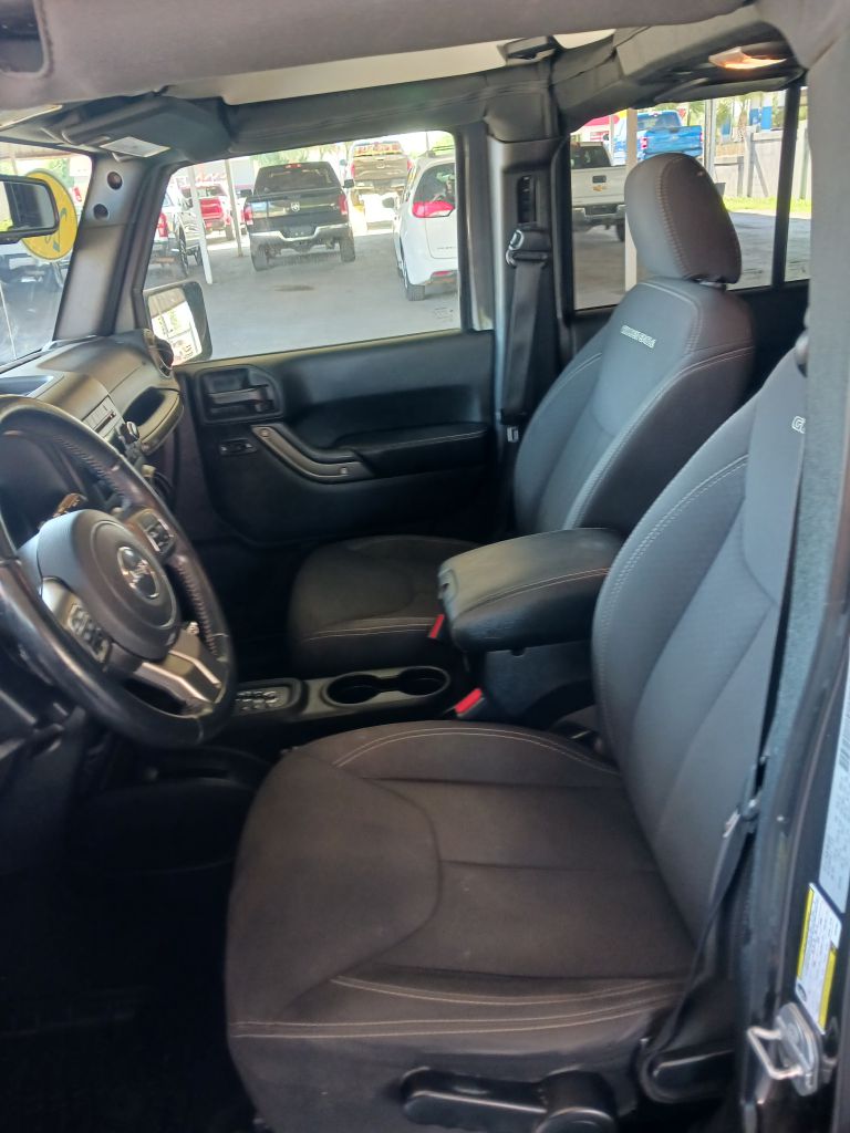 Photo 9 of this JEEP WRANGLER UNLIMI