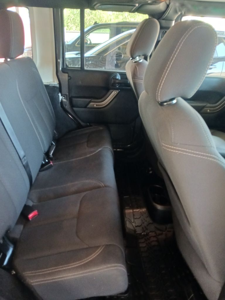 Photo 13 of this JEEP WRANGLER UNLIMI