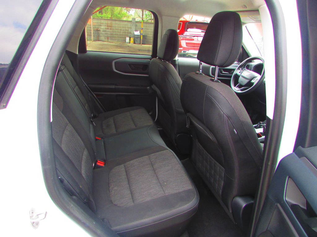 Photo 17 of this FORD BRONCO SPORT