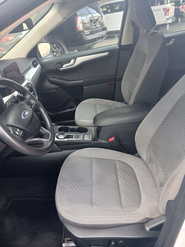 Photo 10 of this FORD ESCAPE