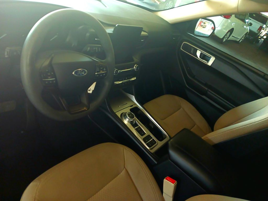 Photo 12 of this FORD EXPLORER