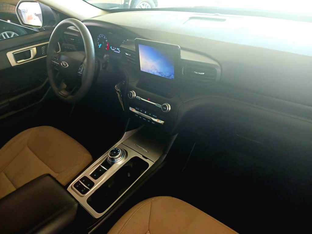 Photo 16 of this FORD EXPLORER
