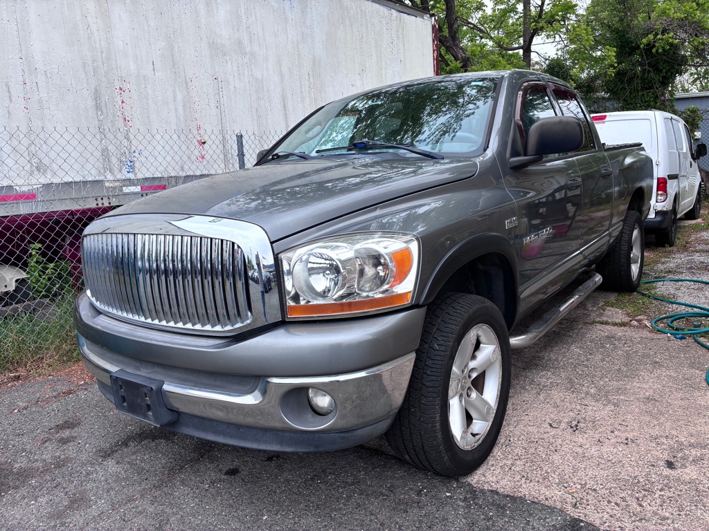 Gray 2006 Dodge RAM 1500 ST Quad Cab 4WD Pickup Truck Four-Wheel Drive Automatic