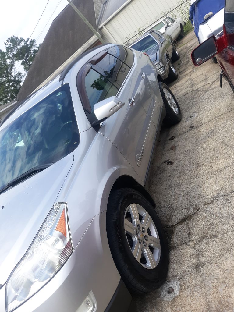 Photo 3 of this CHEVROLET TRAVERSE