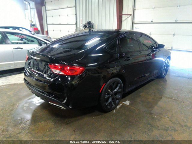 Photo 4 of this CHRYSLER 200