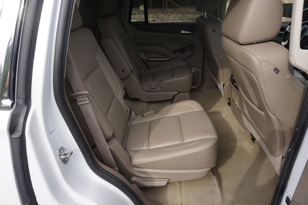 Photo 19 of this GMC YUKON