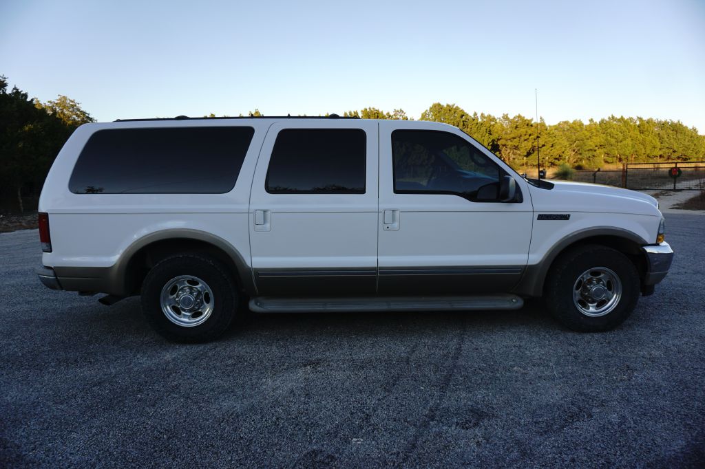 Photo 9 of this FORD EXCURSION