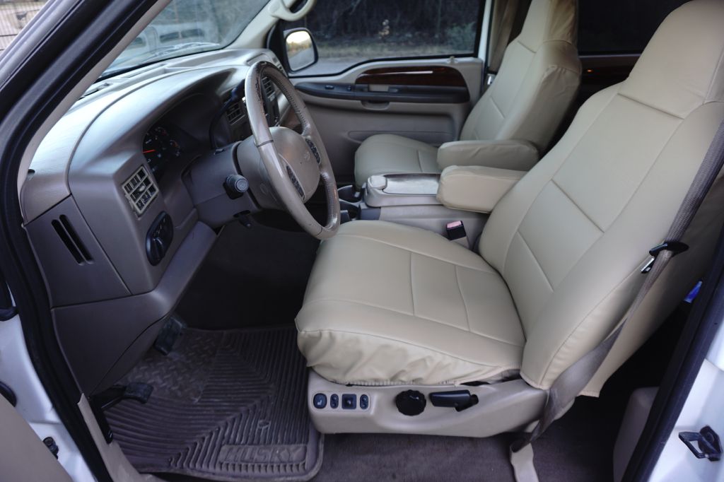 Photo 14 of this FORD EXCURSION