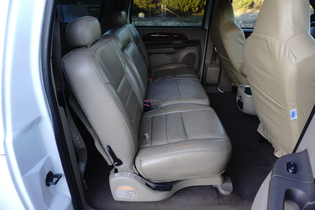 Photo 19 of this FORD EXCURSION