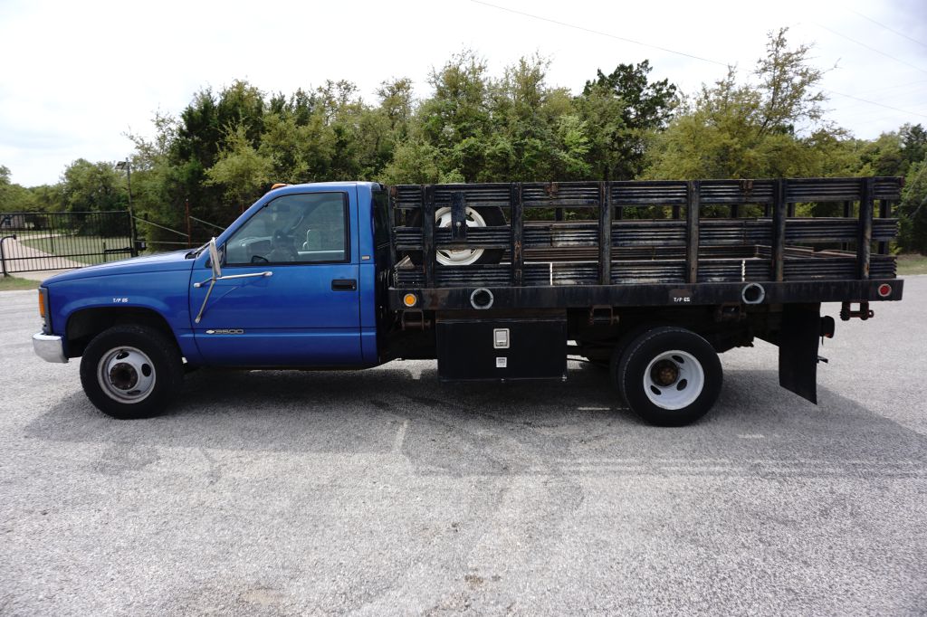 Photo 3 of this CHEVROLET C3500 DIESEL