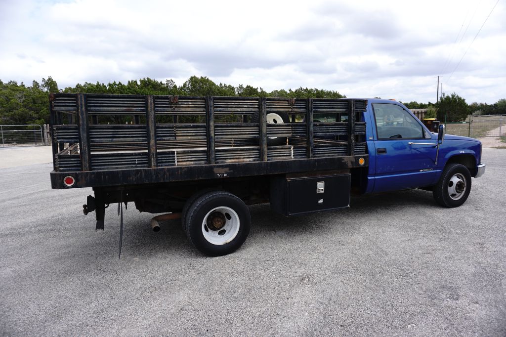 Photo 9 of this CHEVROLET C3500 DIESEL